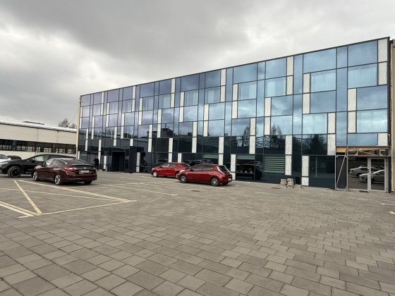 Офісне приміщення із власною закритою територією! Рівне