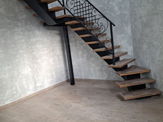 Поділ 2-х поверхове нежитлове приміщення Полтава