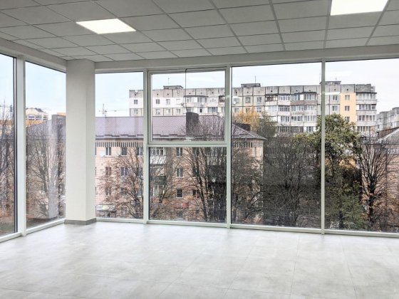 ОРЕНДА офіса з КУТОВОЮ ПАНОРАМОЮ, 101 м2, Чайка Рівне