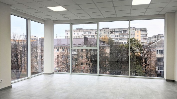 ОРЕНДА офіса з КУТОВОЮ ПАНОРАМОЮ, 101 м2, Чайка - фото 1