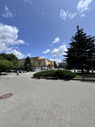 Оренда приміщення в центрі міста - фото 1