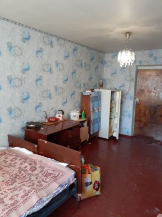Комната приватизированная в общежитии возле крытого рынка - фото 1