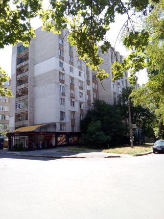 Продается комната в общежитии .ЦЕНТР.Ремонт.Свой санузел. - фото 1