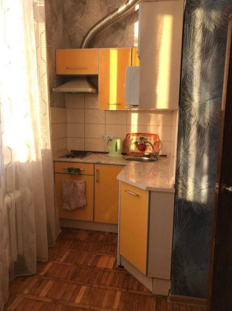 Продам гостинку со своим с/у между м. Научная и м. Бот. Сад. - фото 1