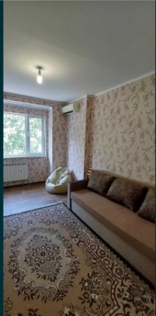 Продам гостинку, 10 хвилин від метро Індустріальна - фото 1