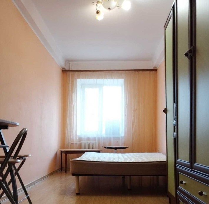 Продам комнату с ремонтом в коммуннальной квартире на Черемушках - фото 1