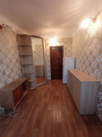 Продам гостинку метро 23 августа - фото 1