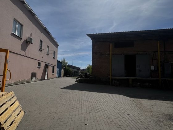 Оренда складу(торгова площа) 318 м2 вул.Біла Рівне