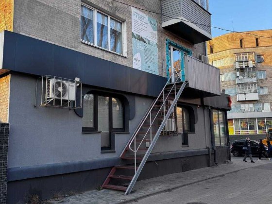 Нежитлове фасадне приміщення в самому центрі міста Рівне вул.Чорновола Рівне