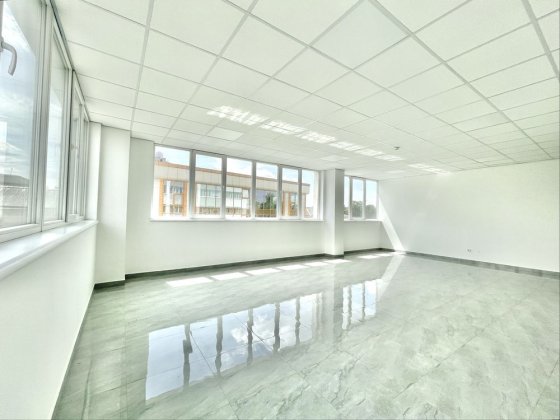 Оренда торгрвого приміщення в ТЦ Рівне