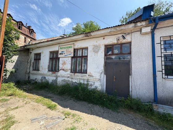 Оренда офіс 100м2, склад 520м2 Чернівці