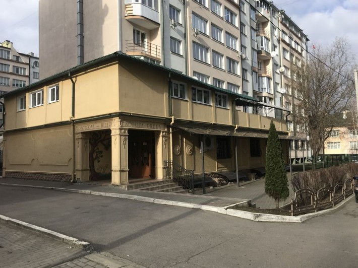 Оренда комерційного приміщення в житловому масиві - фото 1
