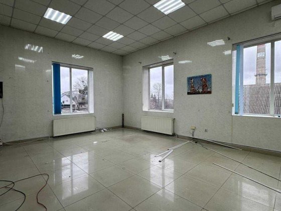 Велике приміщення в  р-ні Проспект-Головна Черновцы