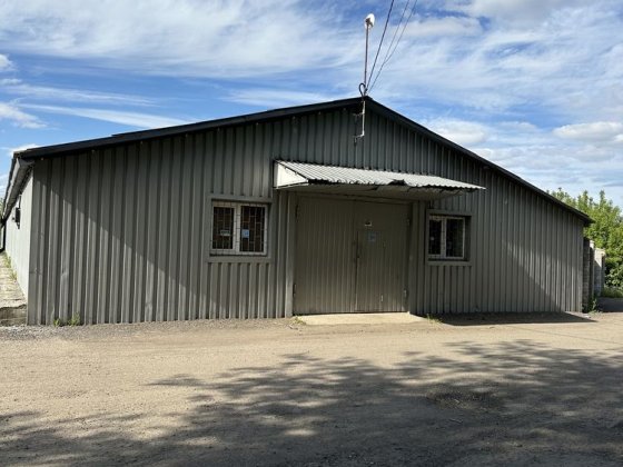 Оренда  цегляного складу 950 кв+ 20 сот землі огороджено Рівне