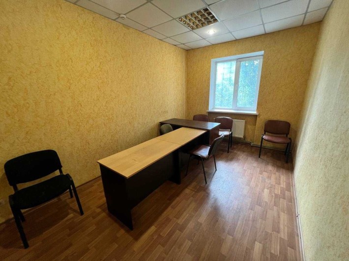 Офіс 20м2 р-н Хімселище, за тролейбусним парком - фото 1