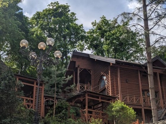 Оренда ресторану з літнім майданчиком Чернівці