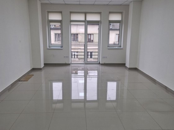 Оренда офісу 160 м. кв. на Швабській,  5 кабінетів, без відключень еле Ужгород