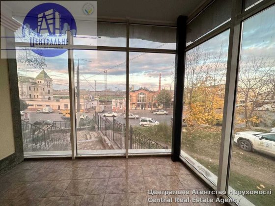 Оренда приміщення. Об'єкт ФАСАДНИЙ, ВИДОВИЙ! Черновцы