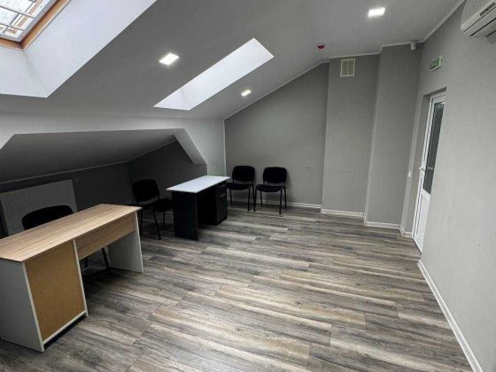 Офіс на Центральній площі Черновцы