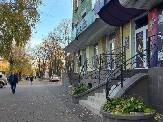 Здам приміщення в центрі з ремонтом 60м2 - фасад Чернигов
