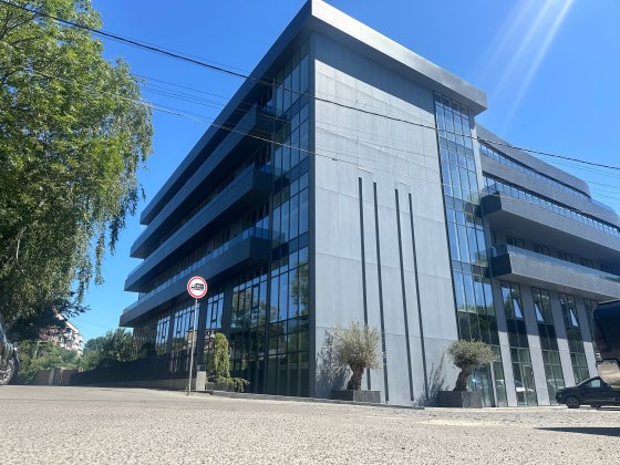 Комерція в IDM Mall Ужгород