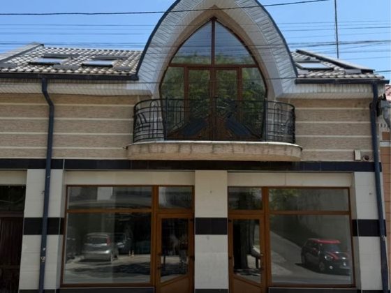 Здам 2х поверхове приміщення вул Берчені Ужгород