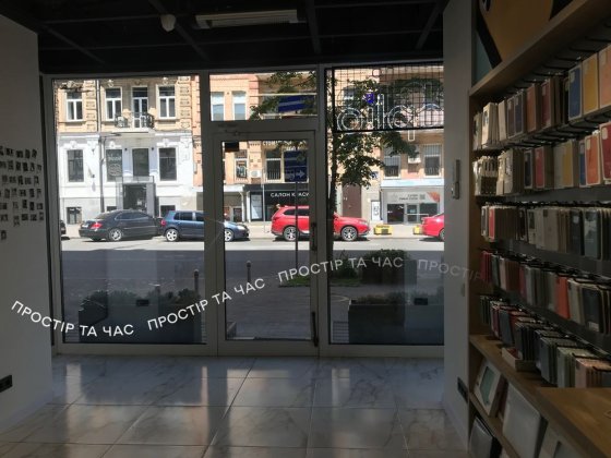 Фасадне приміщення на Шота Руставелі Київ