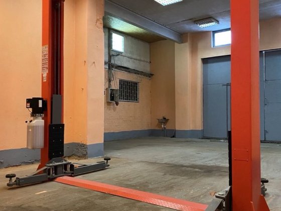 Здам в оренду СТО з підйомником Київ