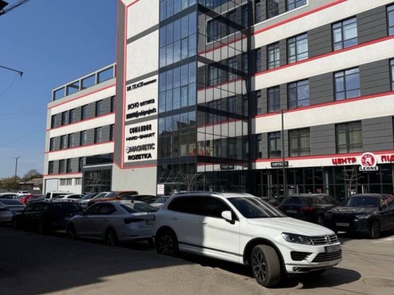 ОРЕНДА офісу 47 кв.м.  ТЦ ТОЛОКА Черновцы