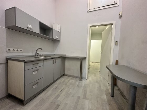 Топ локація . Офіс. Магазин. Печерськ. Центр. Метро. В.Васильківська Киев