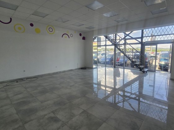 Оренда приміщення фасад на Калинівській Черновцы