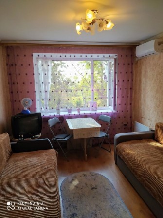 Продам 1 комнатную квартиру в с. Каролино-Бугаз  со всеми удобствами - фото 1