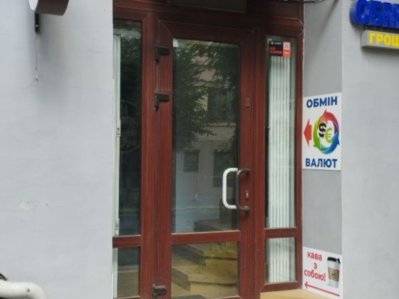 Здається в оренду фасадне приміщення в центрі, на Головній Черновцы