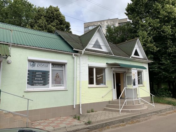 Здам фасадне приміщення, вул. Пухова, р-к Нива Чернигов