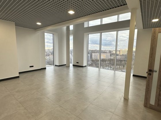 **ЦЕНТР! Оренда офісу 257 кв.м. БЦ Black Wood Tower Чернигов