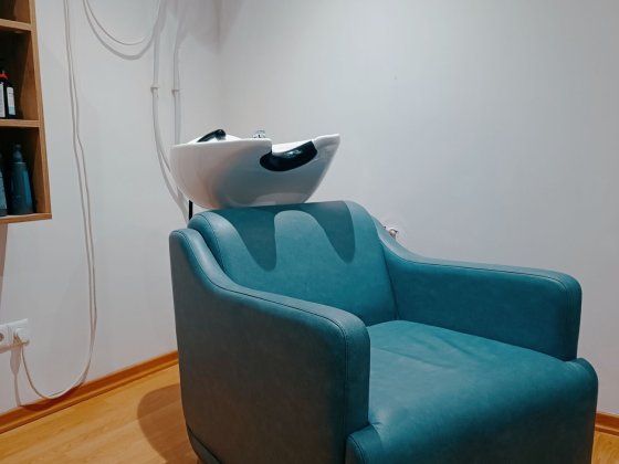 Оренда перукарського крісла Київ