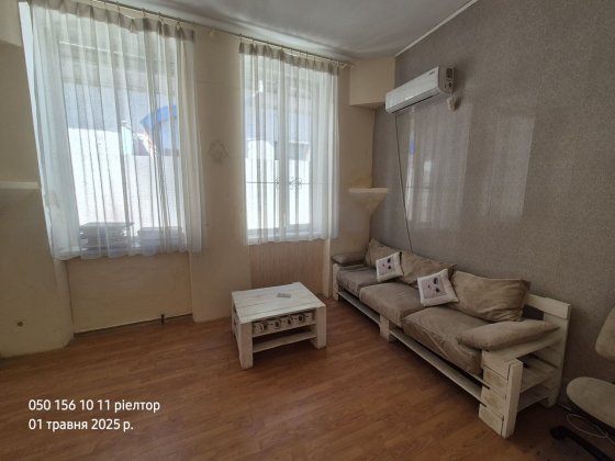 Здається приміщення в центрі міста 300дол Ужгород