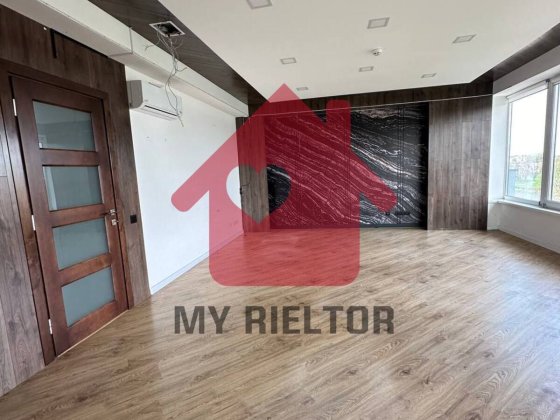 Це місце простоВАУ! А краєвид!!! Невипустіть можливість! Ужгород