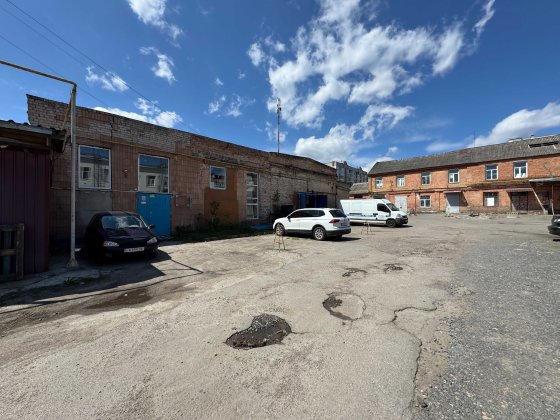 Склад в центрі, вул. Святотроїцька Черкаси