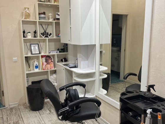 Оренда окремого кабінету для перукаря , колориста Вінниця