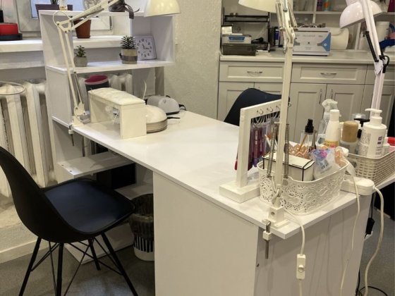 Оренда робочого місця майстер манікюру/перукар Київ