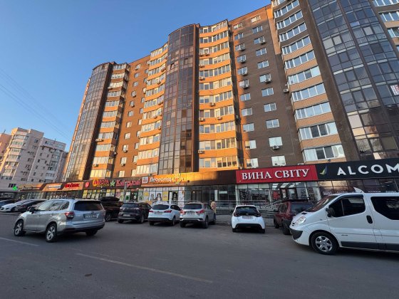 Фасадне приміщення в центрі міста, по вул. Гоголя Черкаси