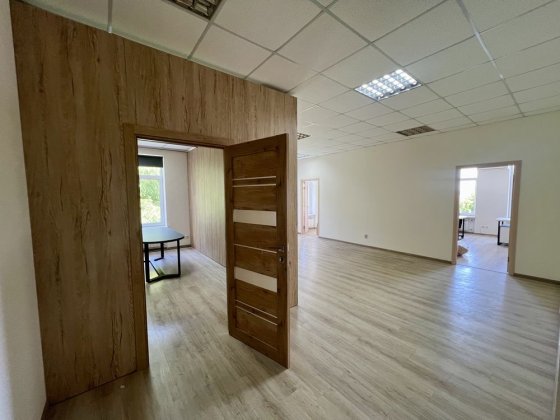 Сдам офис 97.9м.кв.,БЦ,Нижний Вал,15,Подол,Коетрактовая пл.-3 мин. Київ