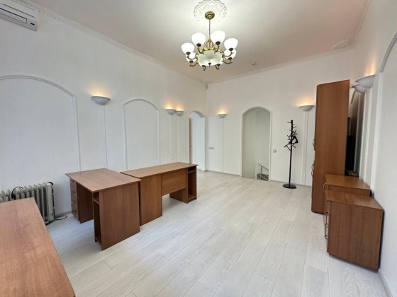 Аренда офиса на ул. Шелковичная, Печерский р-н Киев