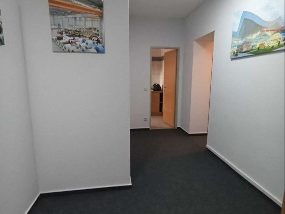 Гарний офіс 4 кабінети + кухня в центрі поруч з метро, 1040 дол. Киев