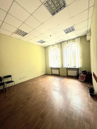Центр. Площа S = 30.6 m2 - фото 1