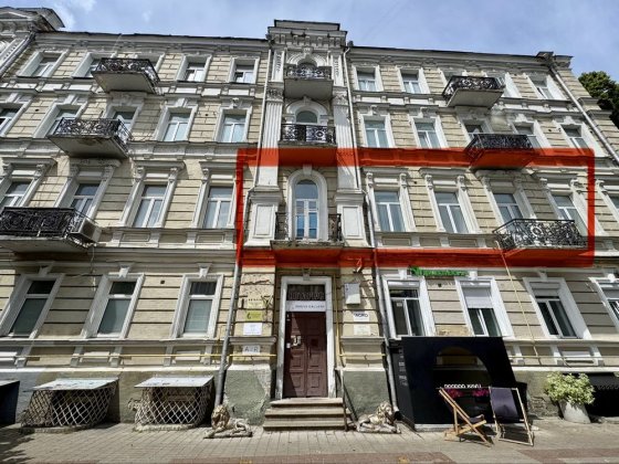 Офіс з видом на Володимирську Київ