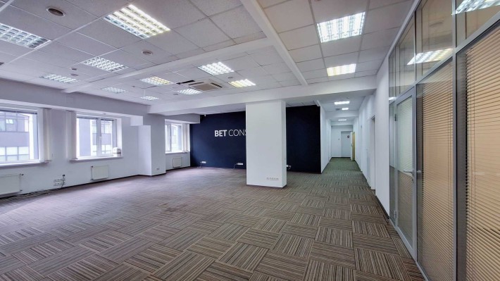 Оренда офісу 306,70 м² у Бізнес-центрі Форум Груп «Ділове містечко» - фото 1