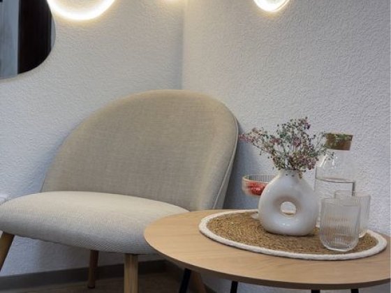 Аренда рабочего места визажист, бровист, маникюр, ресницы, косметолог Дніпро