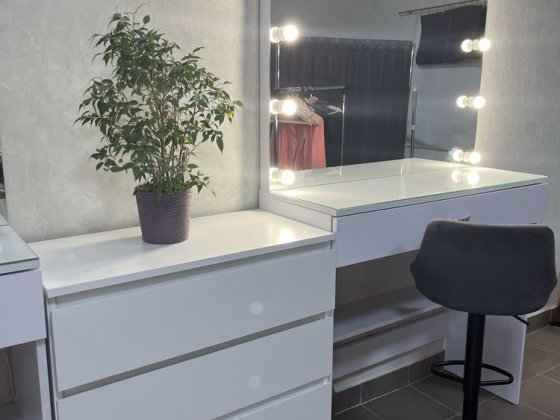 Оренда столика, робоче місце для бровиста, стиліста, візажиста Вінниця